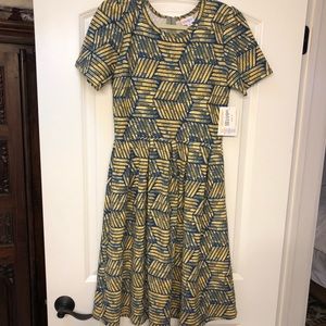 NWT LulaRoe Amelia - size M